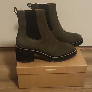 Madewell Carina Chelsea Boot: Cargo Green